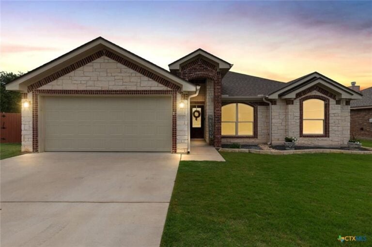 Carriage House Trails neighborhood homes, Temple TX