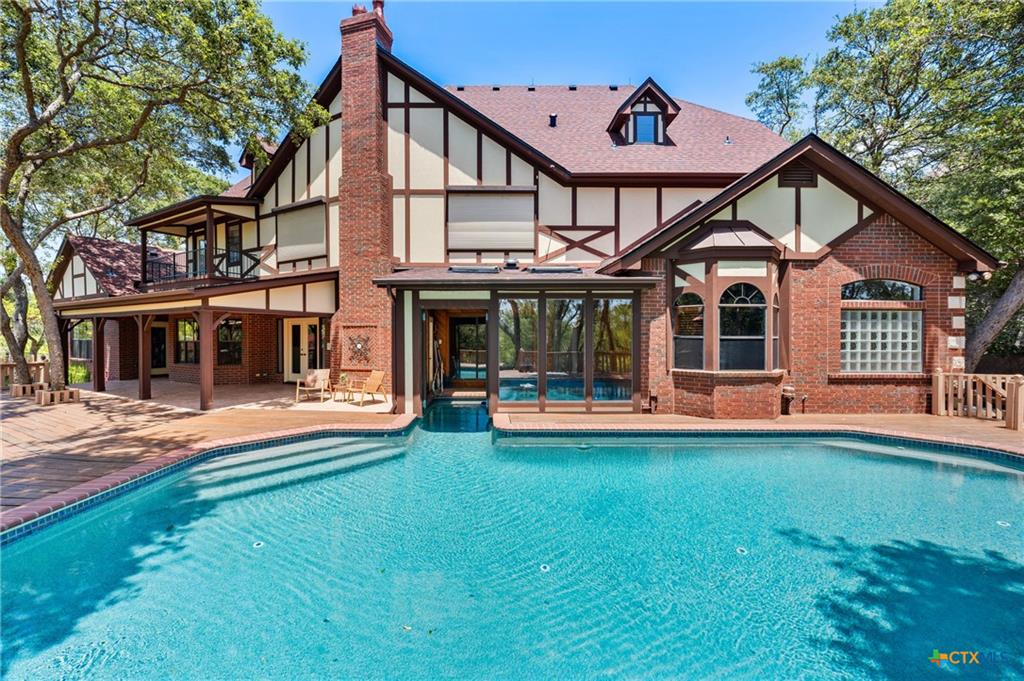 Pool and estate patio on Chelsea Place in Cliffs of Canyon Creek