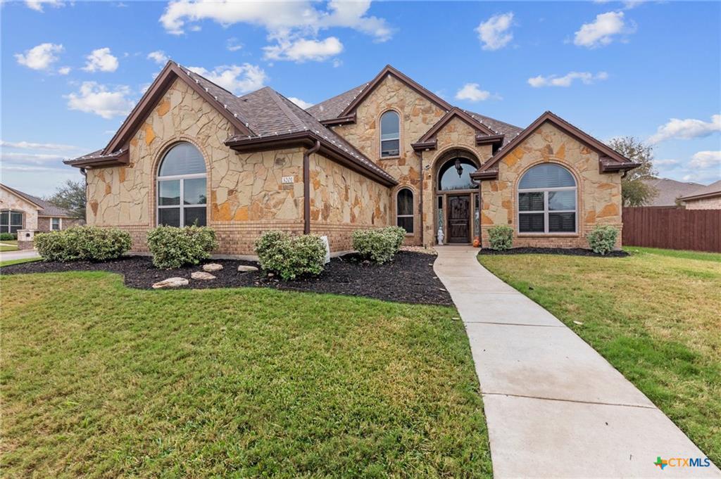 Typical Dawson Ranch streetscape in Belton TX