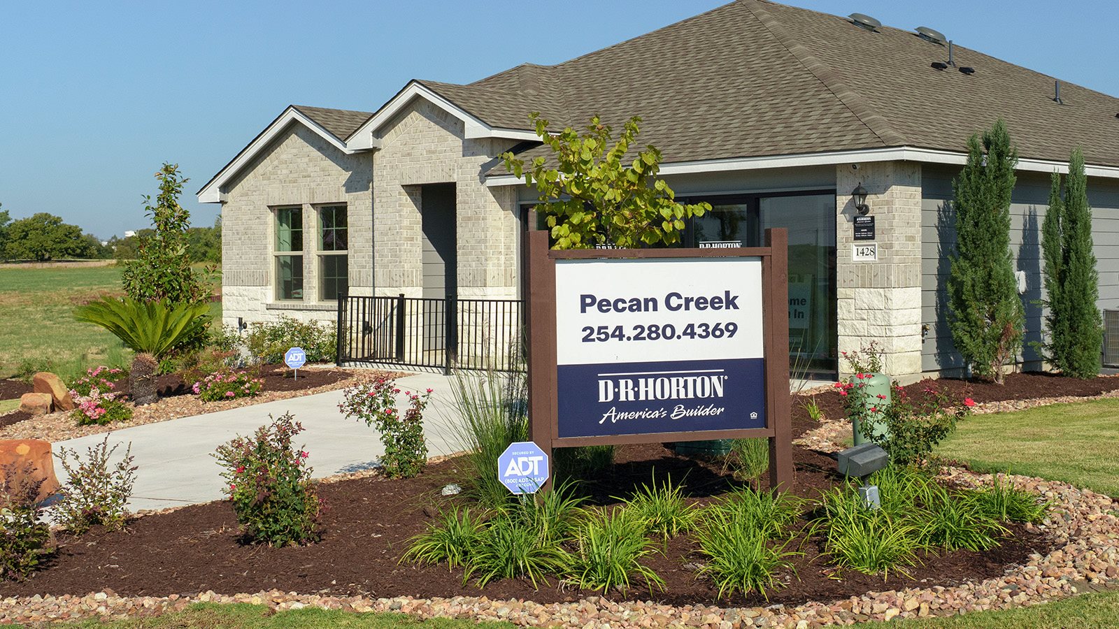 D.R. Horton home exterior in Pecan Creek